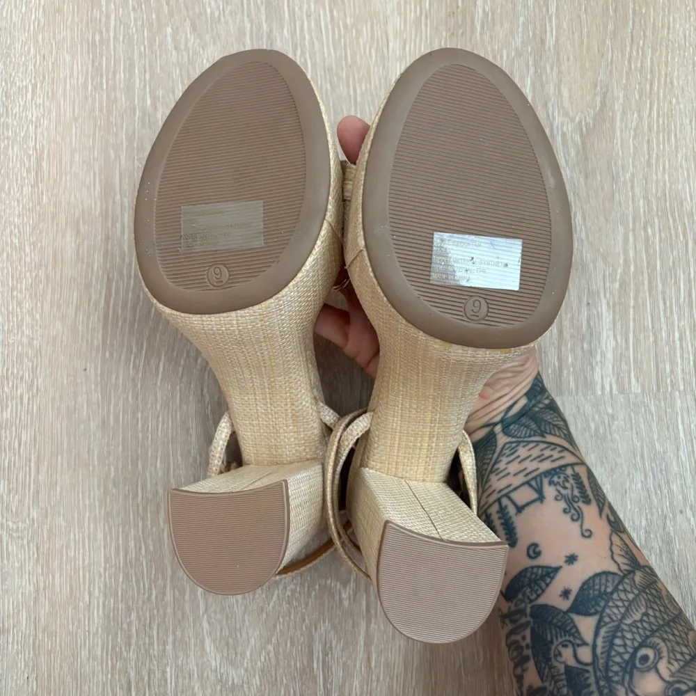 NWOB Lulu’s Brocktan Platform‎ Sandals